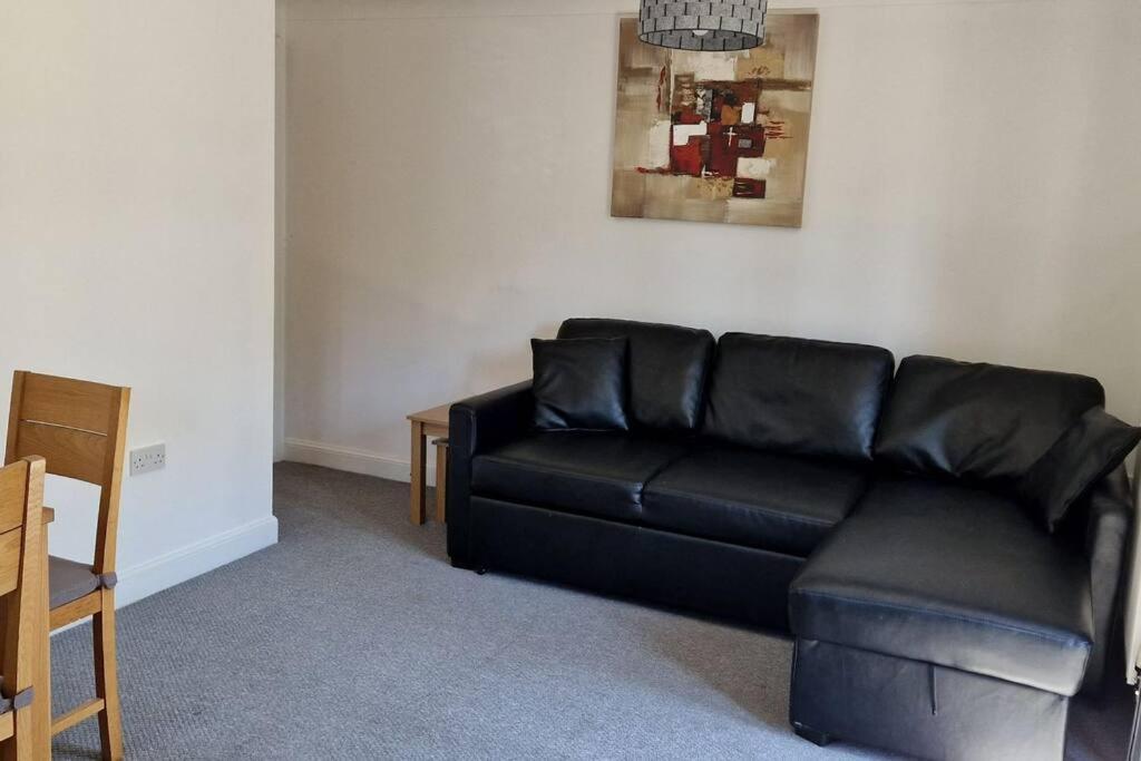 Greenhithe Cosy Apartment, Netflix And Sport Channels ภายนอก รูปภาพ
