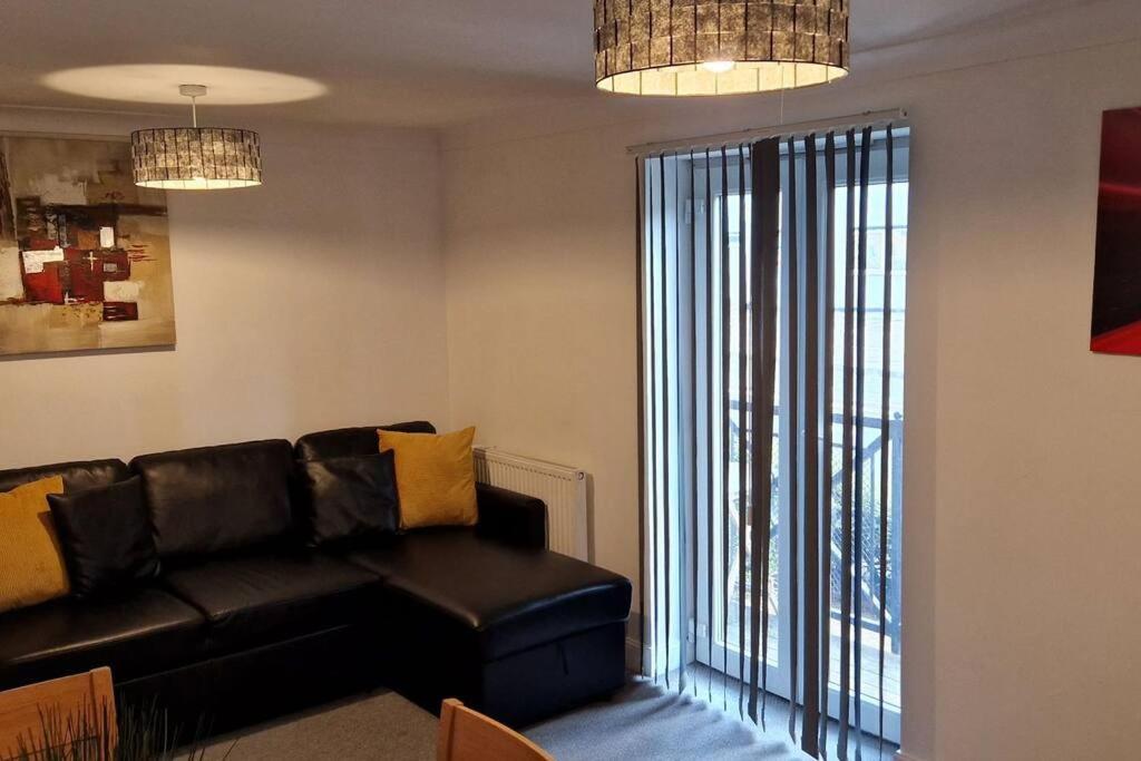 Greenhithe Cosy Apartment, Netflix And Sport Channels ภายนอก รูปภาพ